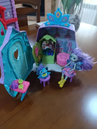 Playmobil y Enchantimals Casas y Coche
