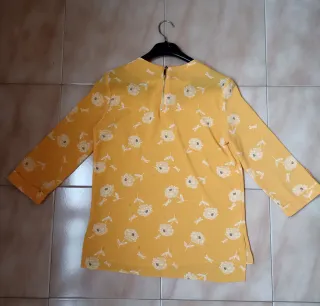 Camisa amarilla flores Primark