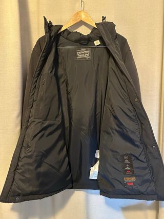 Parka Levi's técnica Negra