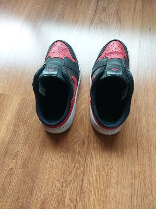 Zuecos nike jordan  37,5