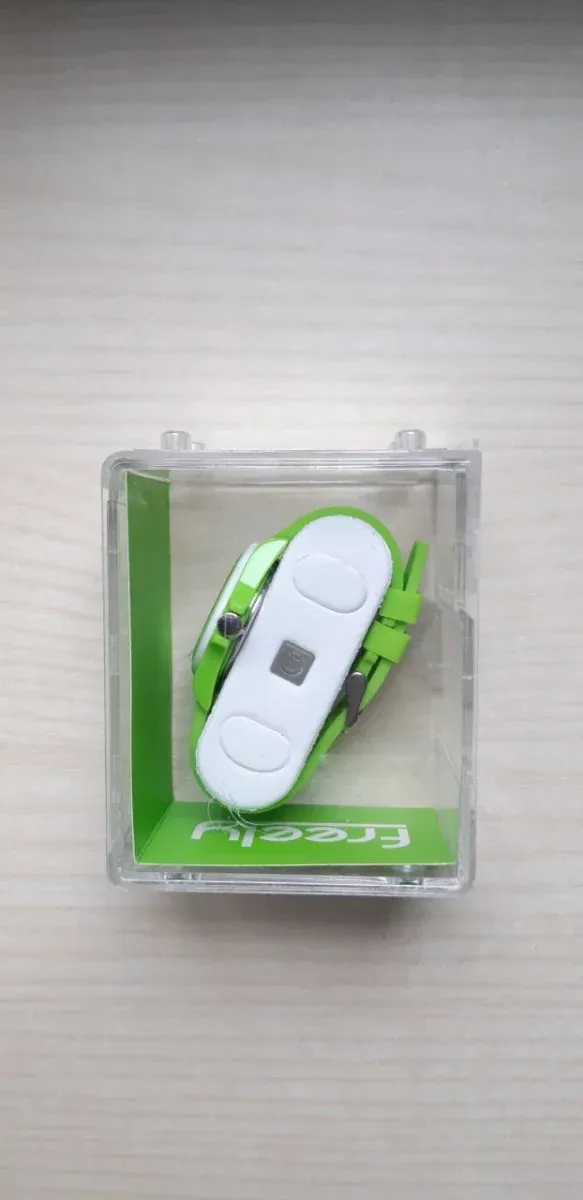 Reloj Freely NUEVO A ESTRENAR Verde y Blanco
