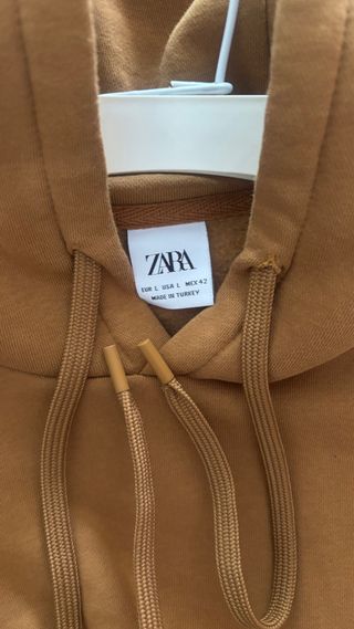 Sudadera Zara con capucha marrón Talla L