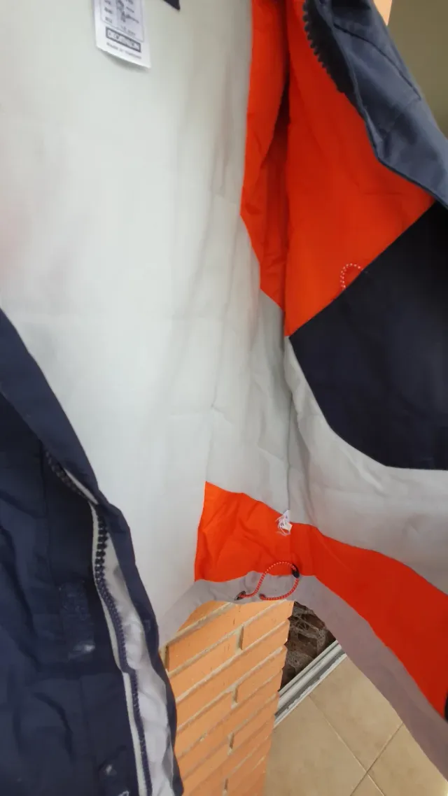 2 cazadoras Talla 12: Albacete balompié y Decathlo