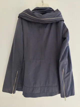 Chubasquero Zara gris oscuro mujer