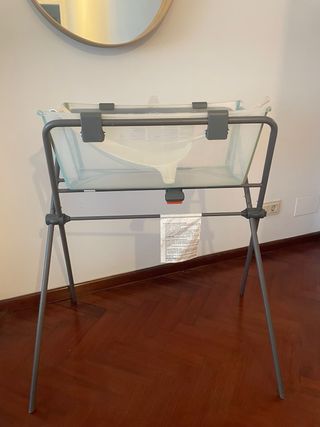 Bañera Stokke con patas y soporte recién nacido