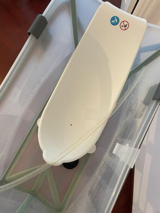 Bañera Stokke con patas y soporte recién nacido