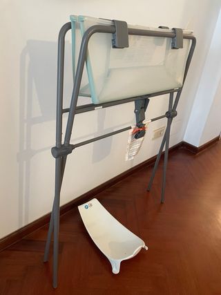 Bañera Stokke con patas y soporte recién nacido