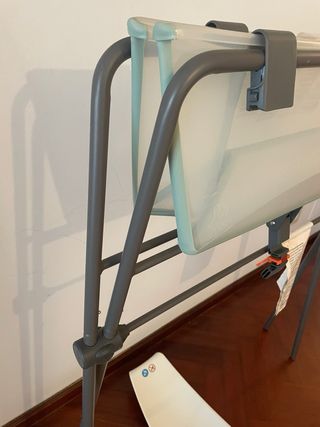 Bañera Stokke con patas y soporte recién nacido