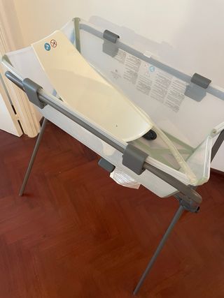 Bañera Stokke con patas y soporte recién nacido