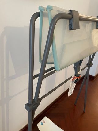 Bañera Stokke con patas y soporte recién nacido