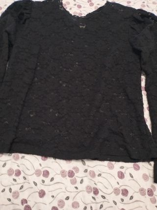 Camiseta negra de encaje manga larga