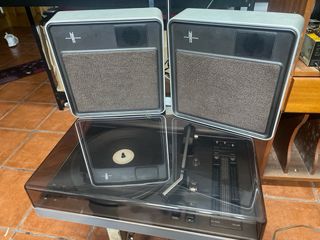 Giradischi Philips 907 con amplificatore e altoparlanti