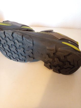 Botas montaña niño Quechua Talla 33