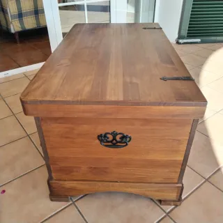 Baúl de madera maciza 90x50x47