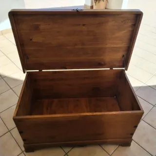 Baúl de madera maciza 90x50x47