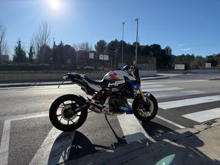 BMW F900R A2 Limitada en papeles 2022