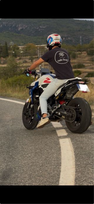 BMW F900R A2 Limitada en papeles 2022