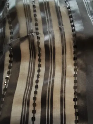 Blusa seda con lentejuelas, edición especial Zara