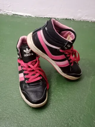 Zapatillas Adidas Altas Negras y Rosas