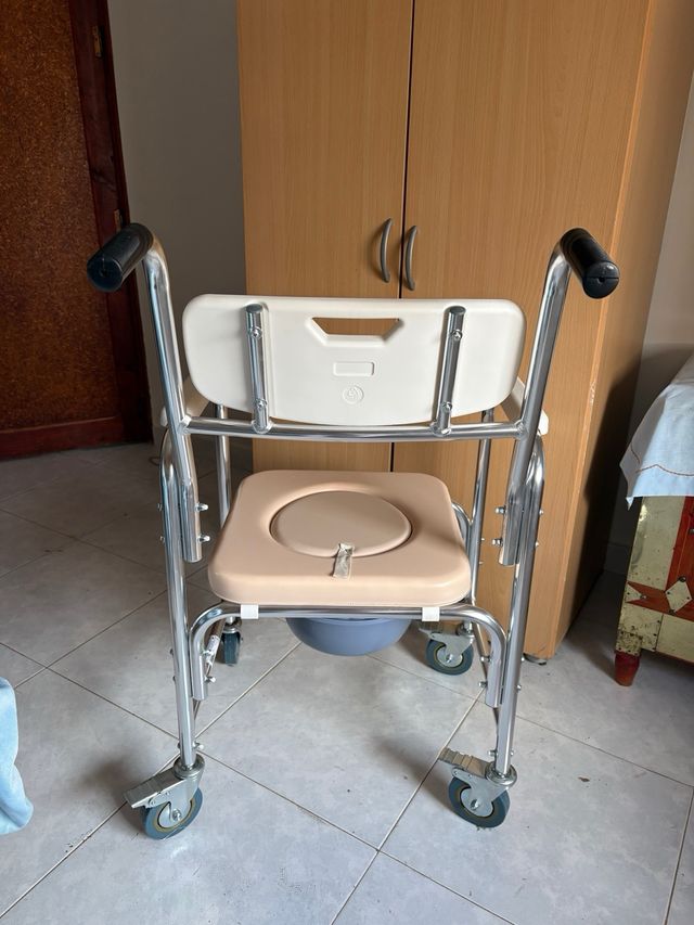 Silla de ducha/WC con ruedas