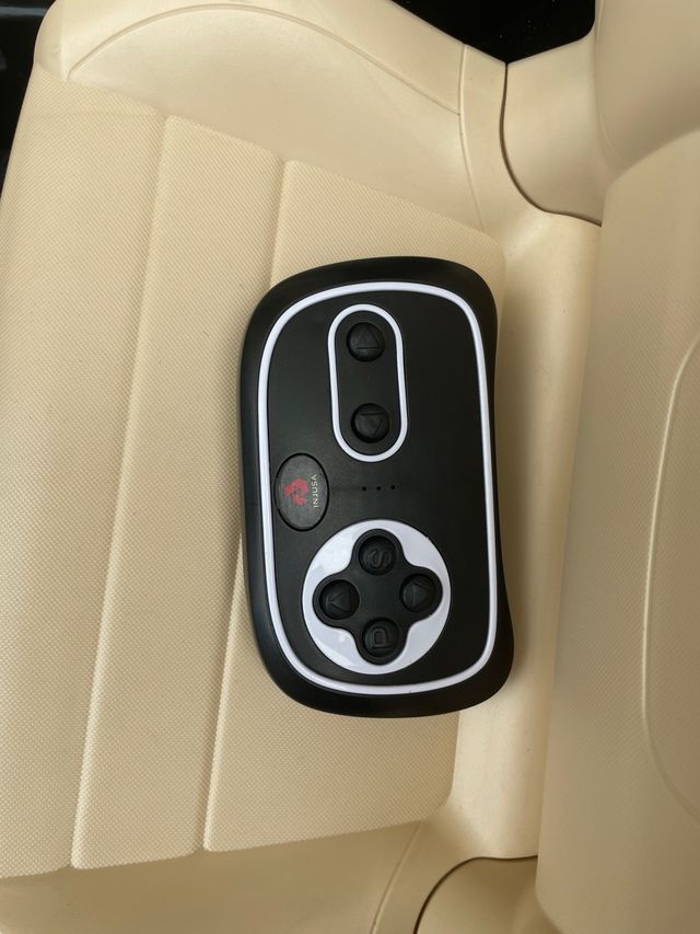 Coche eléctrico infantil negro