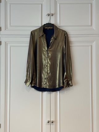 Blusa dorada