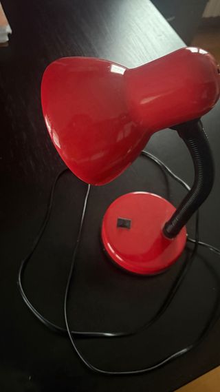 Lampada da tavolo rossa