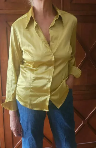Camisa Benetton satinada verde dorada