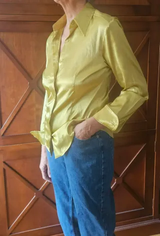 Camisa Benetton satinada verde dorada