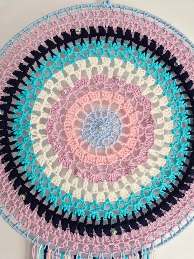 Atrapasueños tejido con cuentas