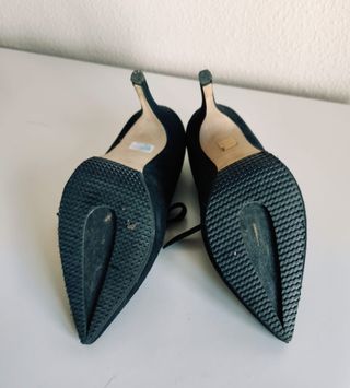 Zapatos tacón Gloria Ortiz ante lazo negro