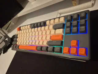 Teclado Gaming Freewolf Inalambrico Naranja