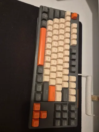 Teclado Gaming Freewolf Inalambrico Naranja