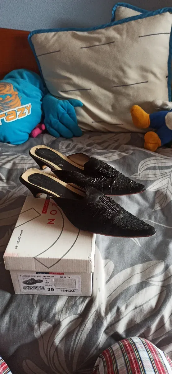 Zuecos Garzon Negros Talla 39