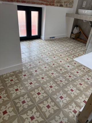 Baldosa hidráulica suelo años 50 20x20