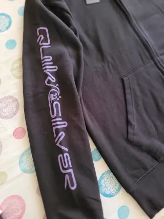 Sudadera Quiksilver original a estrenar. 