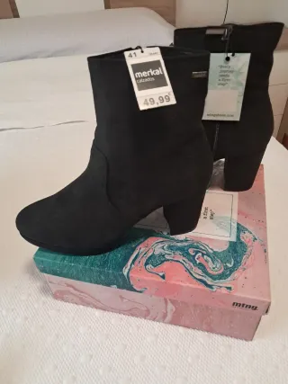 Botas mustang Talla 41 Negras..