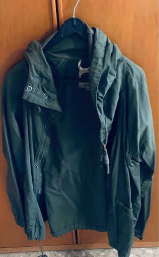 Chaqueta Pull&Bear verde caqui (talla XL)
