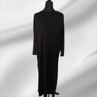Abaya Nera taglia XL con cuffia Hijab.
