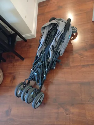 Silla de paseo gris marca MS