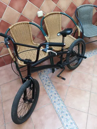 Bicicleta BMX negra