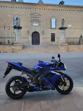 Yamaha R1