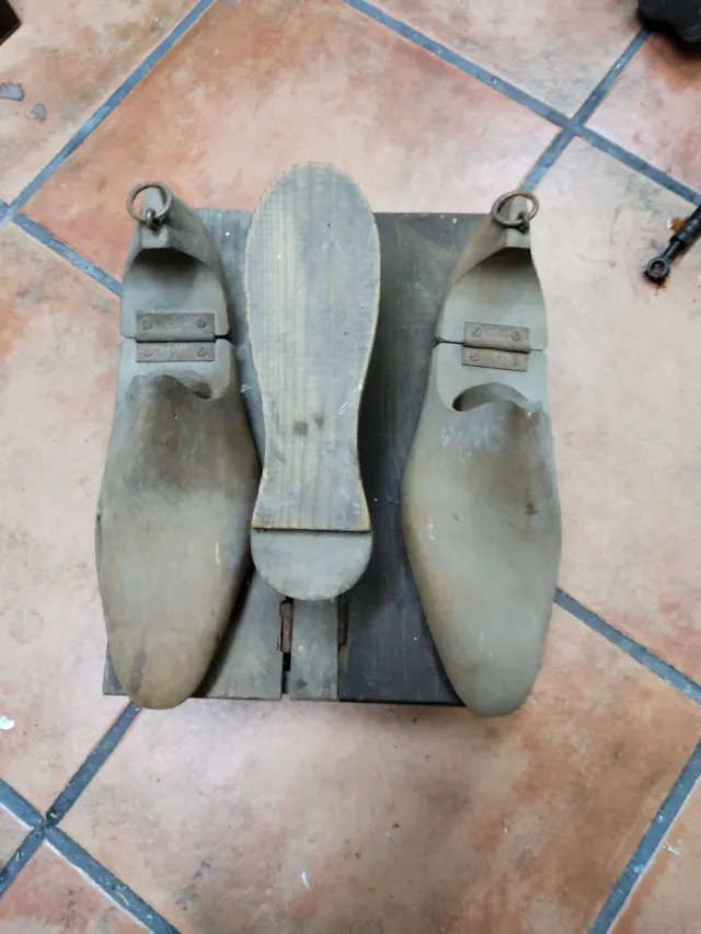 Caja lustra zapatos lustrabotas antigua 