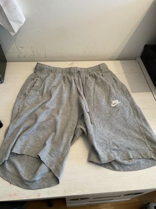 Pantalones cortos Nike grises