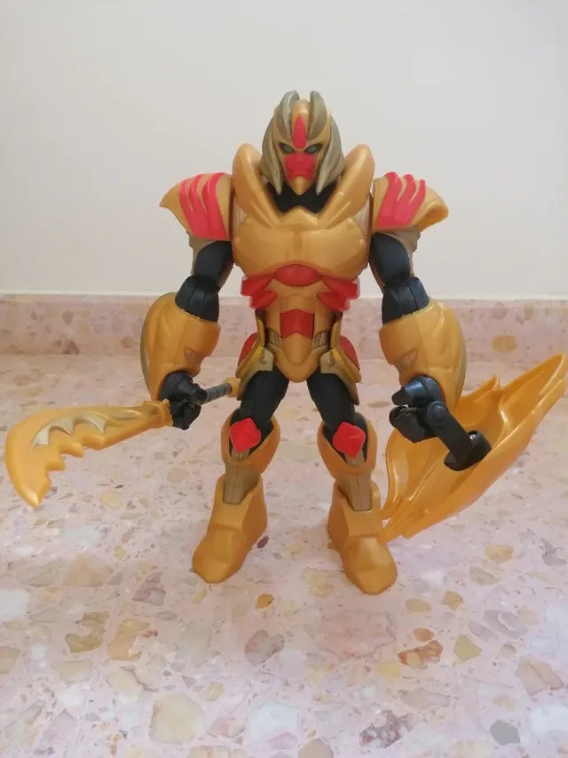 Gormiti Figura Guerrero Dorado