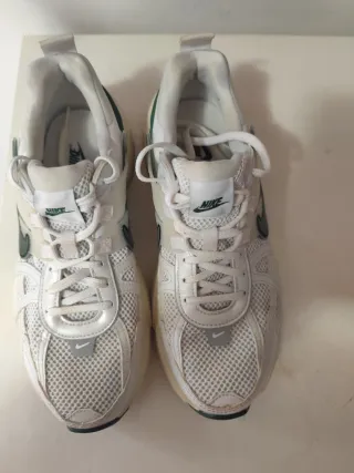 Nike V2K Blancas y Verdes