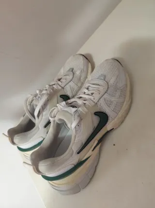 Nike V2K Blancas y Verdes