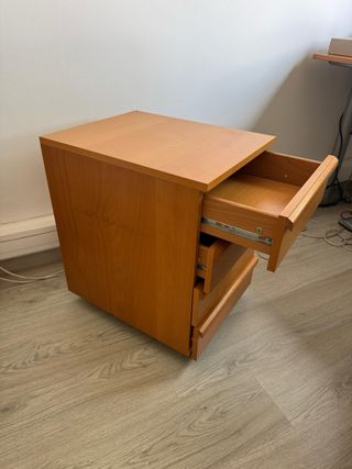 Cajonera de escritorio de madera con ruedas