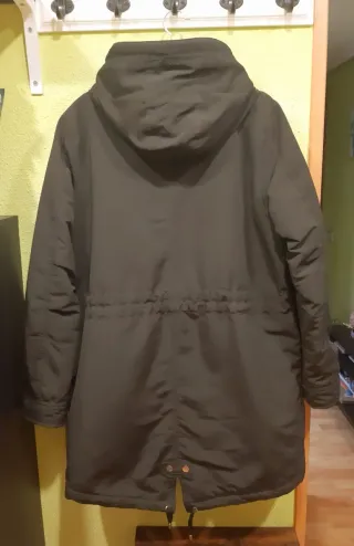 Parka verde con forro de pelo de Pimkie talla L
