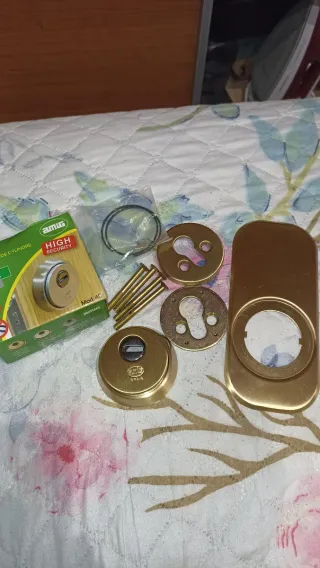 Escudo de seguridad para puerta, amig mod. 40